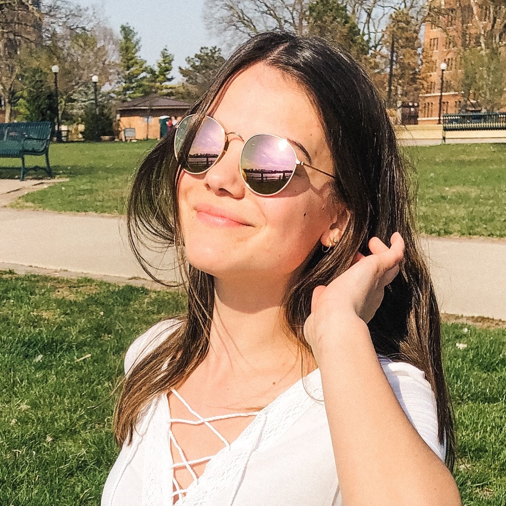 Meet your Posher, Elizabeth